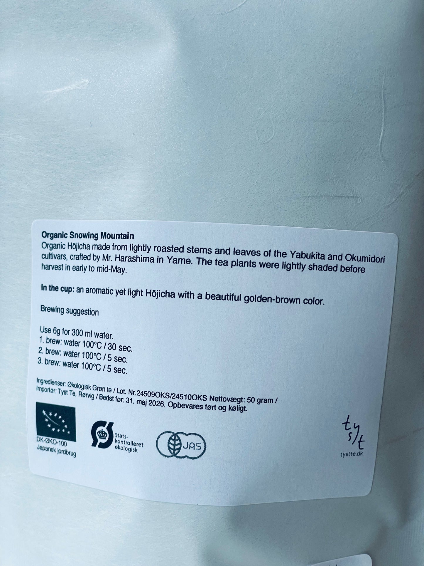 Tyst Te - Hojicha, Snowing Mountain